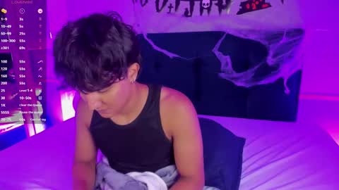 Snapshot of leo_savage_ chatting on 10-17-25, 04:48 Leo online show from 10-17-25, 04:48