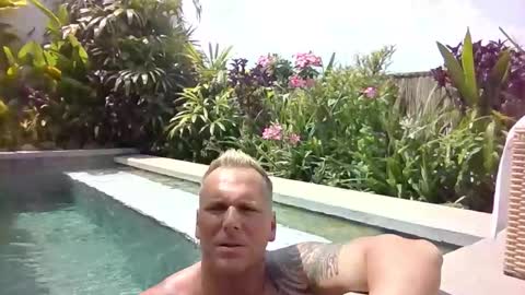 TheBigLeo online show from 10-28-25, 05:33