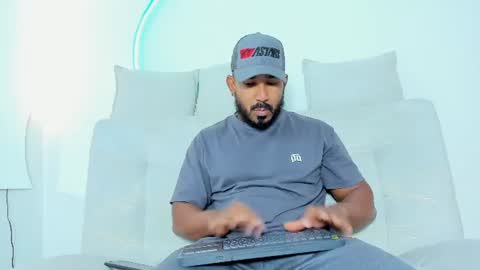 leo  online show from 06-18-26, 01:15