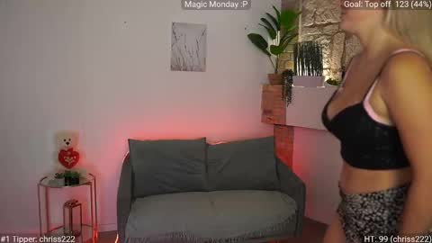 Snapshot of leokitty_ chatting on 01-12-26, 02:00 leokitty online show from 01-12-26, 02:00