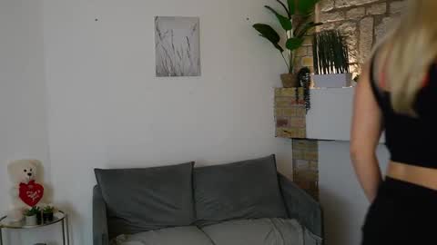 Snapshot of leokitty_ chatting on 02-10-26, 01:59 leokitty online show from 02-10-26, 01:59