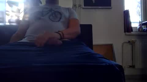 Snapshot of leolongbln chatting on 12-16-25, 11:37 leolongbln online show from 12-16-25, 11:37