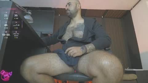 Snapshot of leon_1717 chatting on 05-17-26, 03:19 Leon online show from 05-17-26, 03:19