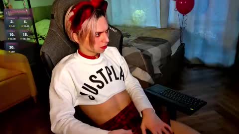 Leon online show from 02-10-25, 07:26