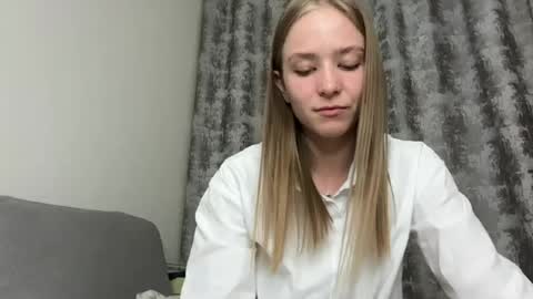 Emma online show from 06-11-26, 02:26