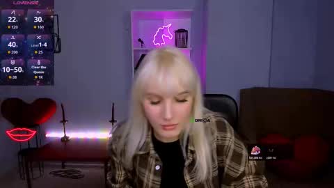 Leona online show from 11-17-25, 01:55