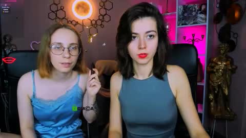 Leona online show from 11-20-25, 07:02