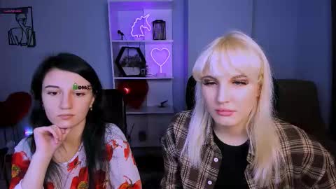 Leona online show from 11-24-25, 08:08