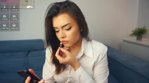 Mia online show from 10-27-25, 09:02