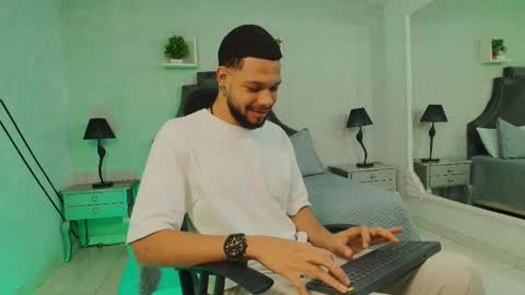 Leonard online show from 02-25-25, 01:20