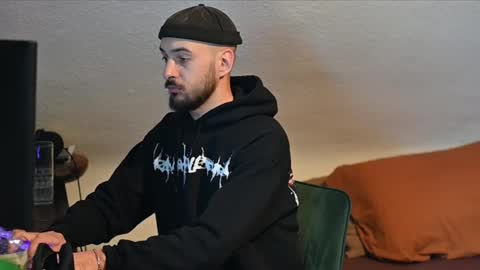 Snapshot of leonardo_grande chatting on 01-14-26, 12:00 Leonardo online show from 01-14-26, 12:00