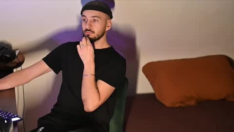 Snapshot of leonardo_grande chatting on 01-15-26, 09:51 Leonardo online show from 01-15-26, 09:51