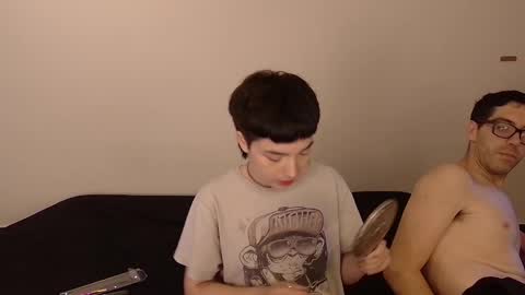 Snapshot of leonel_29 chatting on 10-28-25, 08:22 Leonel and Lulu online show from 10-28-25, 08:22