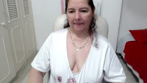 Snapshot of leonela_69 chatting on 06-11-26, 12:32 leonela online show from 06-11-26, 12:32
