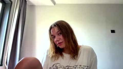 Snapshot of leonidadesantiago chatting on 06-29-26, 05:25 Reily online show from 06-29-26, 05:25