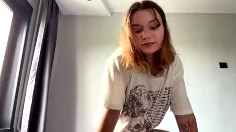 Snapshot of leonidadesantiago chatting on 06-29-26, 10:15 Reily online show from 06-29-26, 10:15