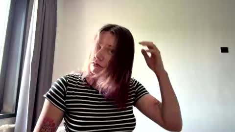 Snapshot of leonidadesantiago chatting on 07-14-26, 05:12 Reily online show from 07-14-26, 05:12