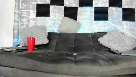 Snapshot of leonidas_k18 chatting on 06-17-26, 07:37 ANDRES online show from 06-17-26, 07:37