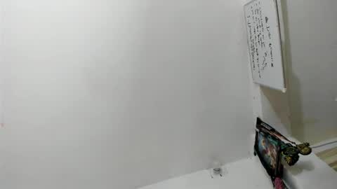 Snapshot of leonidas_k18 chatting on 06-25-26, 04:34 ANDRES online show from 06-25-26, 04:34