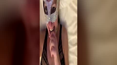 Snapshot of leonie_vancat chatting on 06-27-26, 10:15 leonie_vancat online show from 06-27-26, 10:15