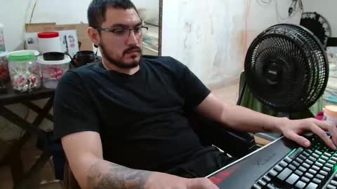 Snapshot of leonino231 chatting on 11-22-25, 04:06 leonino231 online show from 11-22-25, 04:06