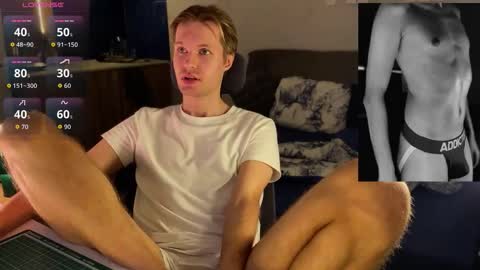 Snapshot of leonnextdoor chatting on 02-18-26, 04:47 Leon online show from 02-18-26, 04:47