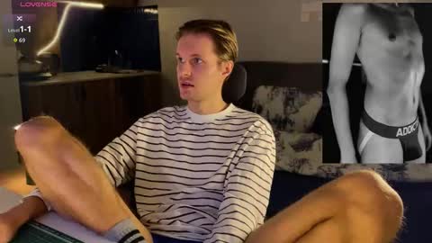 Snapshot of leonnextdoor chatting on 02-21-26, 07:26 Leon online show from 02-21-26, 07:26