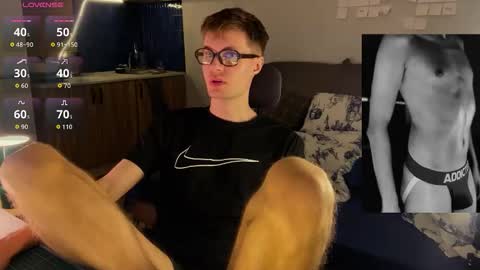 Snapshot of leonnextdoor chatting on 02-27-26, 05:24 Leon online show from 02-27-26, 05:24