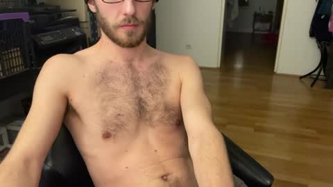 Snapshot of leonvampire chatting on 01-27-25, 05:37 Leon online show from 01-27-25, 05:37