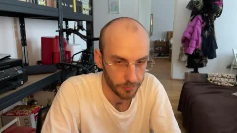 Snapshot of leonvampire chatting on 12-04-25, 12:14 Leon online show from 12-04-25, 12:14