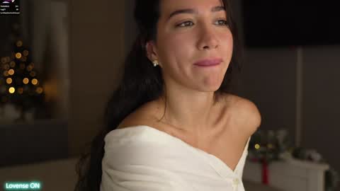 Snapshot of leoramallis chatting on 12-16-24, 06:27 Leora online show from 12-16-24, 06:27