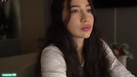 Snapshot of leoramallis chatting on 12-20-24, 04:04 Leora online show from 12-20-24, 04:04