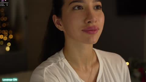 Snapshot of leoramallis chatting on 12-24-24, 07:44 Leora online show from 12-24-24, 07:44