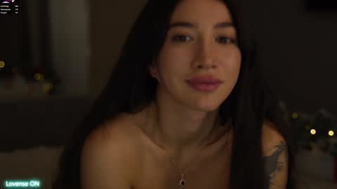Snapshot of leoramallis chatting on 01-02-25, 06:34 Leora online show from 01-02-25, 06:34