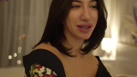 Snapshot of leoramallis chatting on 03-03-25, 07:28 Leora online show from 03-03-25, 07:28