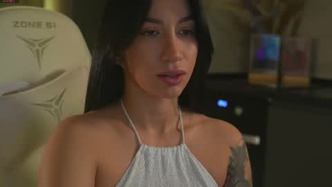 Snapshot of leoramallis chatting on 10-18-25, 05:14 Leora online show from 10-18-25, 05:14