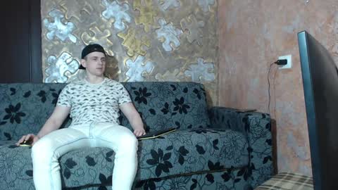 leoroman online show from 12-24-24, 10:01