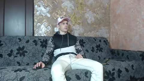 leoroman online show from 10-25-25, 09:06