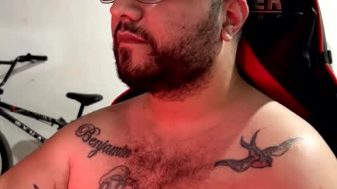 Leo Salvaje online show from 11-17-25, 05:41