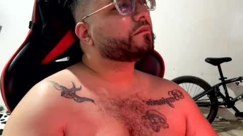 Leo Salvaje online show from 11-22-25, 05:45