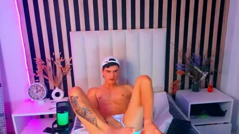 leotease online show from 04-24-26, 07:49