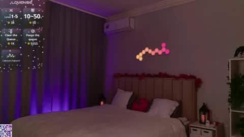 Nicole Moore online show from 10-05-25, 02:26