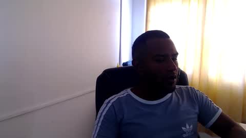 Snapshot of leroy_joness chatting on 01-20-25, 08:29 LEROY online show from 01-20-25, 08:29