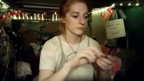 Snapshot of lesleygumgrass chatting on 06-02-26, 04:25 LesleyGumGrass- The Boring Trans girl online show from 06-02-26, 04:25