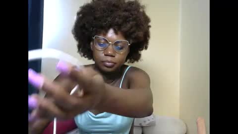 Snapshot of leslie_bebby2 chatting on 03-06-25, 06:08 leslie online show from 03-06-25, 06:08