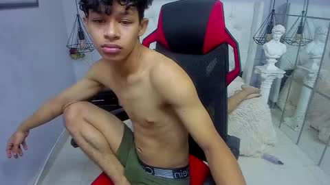 L E S L E Y  AND  D R A K O online show from 10-07-25, 06:27