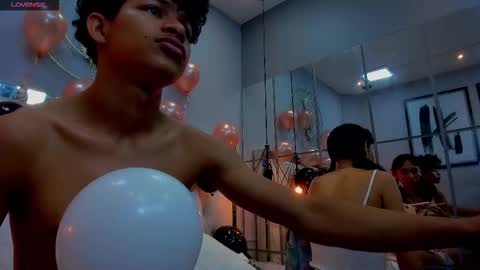 L E S L E Y  AND  D R A K O online show from 10-14-25, 06:20