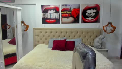 Snapshot of leslieanddrako chatting on 06-07-26, 06:00 L E S L E Y AND D R A K O online show from 06-07-26, 06:00