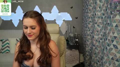 Snapshot of lesliekorfs chatting on 02-16-25, 10:21 LeslieKorfs online show from 02-16-25, 10:21