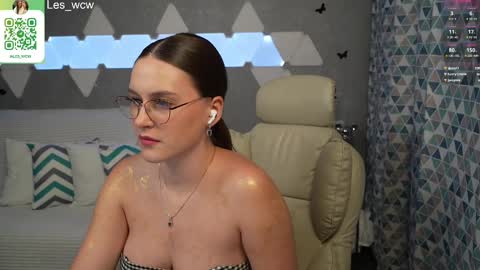Snapshot of lesliekorfs chatting on 02-20-25, 01:57 LeslieKorfs online show from 02-20-25, 01:57